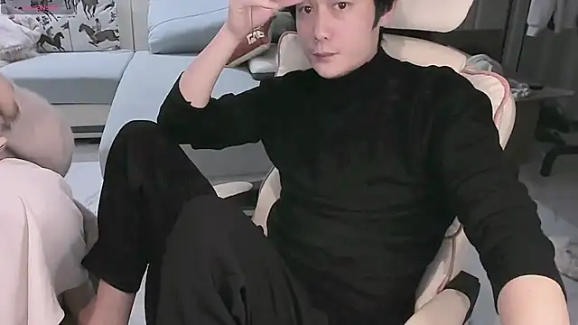 Guo798 online show from December 8, 2024, 7:43 pm