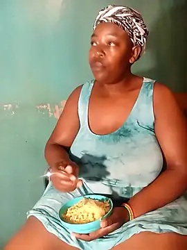 curvyloneah75 online show from March 10, 2025, 6:27 am