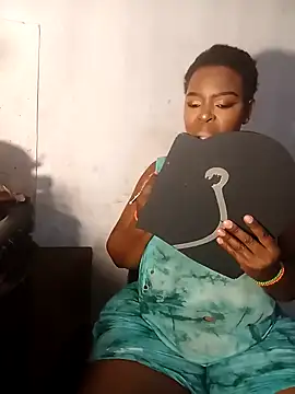 curvyloneah75 online show from March 16, 2025, 2:44 pm