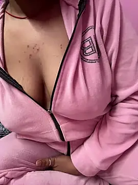  nishalove19 online show from January 7, 2025, 7:17 pm