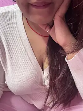  nishalove19 online show from January 19, 2025, 7:15 pm