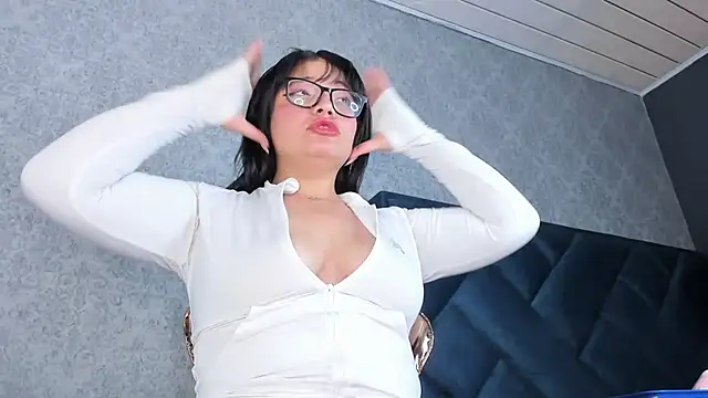 melody hanks online show from November 17, 2025, 7:19 pm