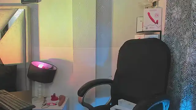 natacha  black  online show from February 19, 2025, 12:46 am