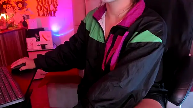 natacha  black  online show from February 23, 2025, 4:02 pm