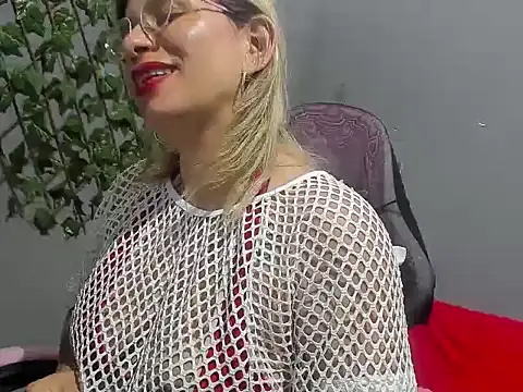 sexy bigboooty online show from December 5, 2024, 7:05 am