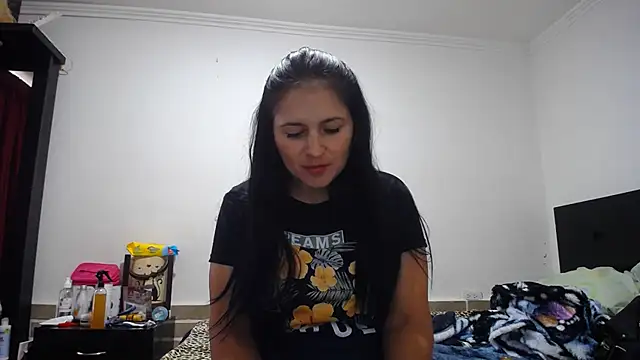 princehermosa44 online show from February 15, 2026, 8:16 pm