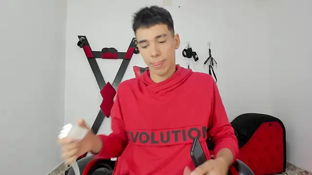 Harry LatinBoy online show from November 16, 2025, 4:01 pm