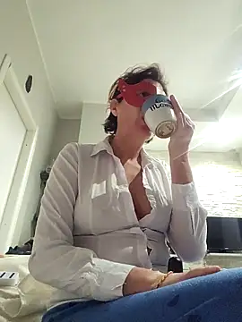 Vagabondainnamorata online show from March 28, 2026, 4:45 am