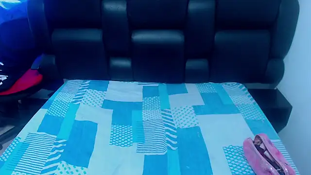 XxMiaSexxyHotxX online show from October 15, 2025, 2:39 pm