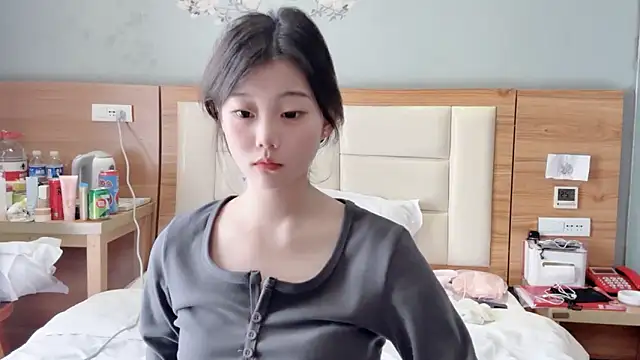 Snapshot of yangyang-1115 chatting on February 12, 2025, 4:44 am yangyang-1115 online show from February 12, 2025, 4:44 am