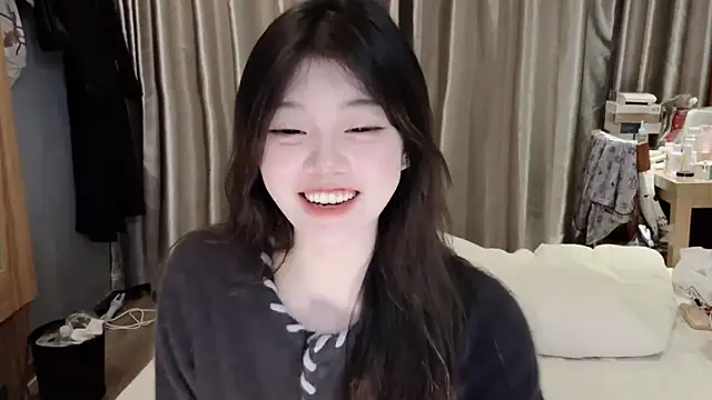 Snapshot of yangyang-1115 chatting on March 12, 2025, 1:51 pm yangyang-1115 online show from March 12, 2025, 1:51 pm