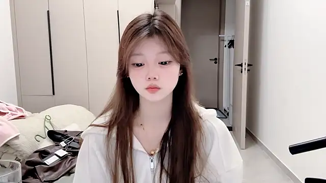 Snapshot of yangyang-1115 chatting on October 4, 2025, 4:43 am yangyang-1115 online show from October 4, 2025, 4:43 am