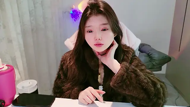 Snapshot of yangyang-1115 chatting on December 1, 2025, 5:01 am yangyang-1115 online show from December 1, 2025, 5:01 am