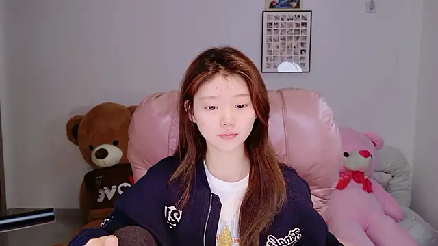 yangyang-1115 online show from April 16, 2026, 4:24 am