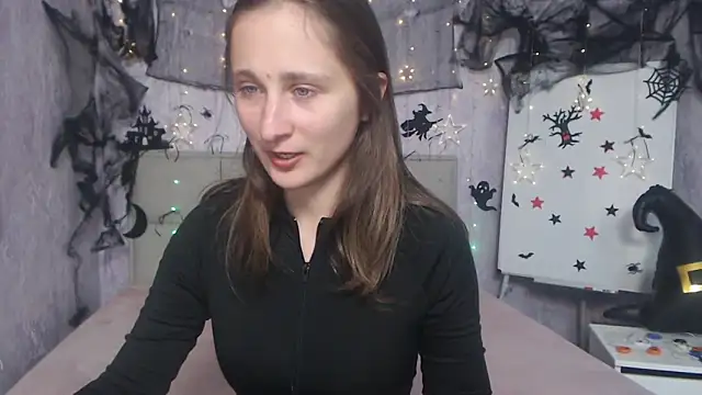 MichelLeee online show from October 17, 2025, 11:13 am