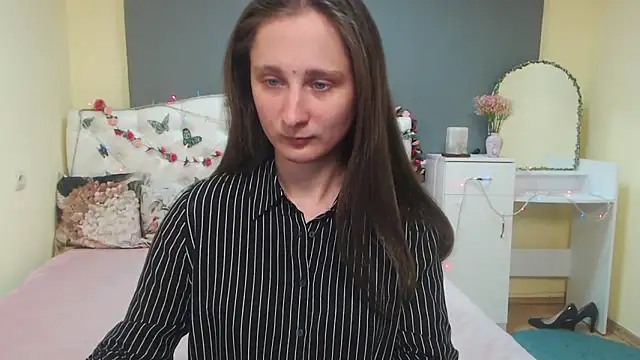 MichelLeee online show from April 14, 2026, 11:16 am