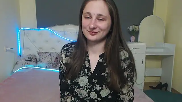 Snapshot of MichelLeee chatting on May 5, 2026, 11:40 am MichelLeee online show from May 5, 2026, 11:40 am