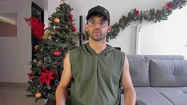 andrewChris  online show from December 20, 2024, 6:13 pm