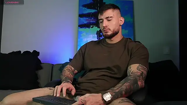 DimitriSullivan  online show from December 28, 2024, 4:51 am