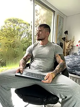 DimitriSullivan  online show from January 15, 2026, 1:05 pm