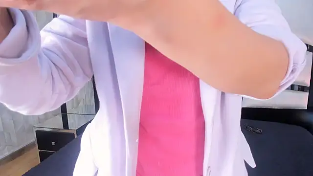 Snapshot of AriannaRussell_ chatting on February 11, 2025, 2:46 pm AriannaRussell online show from February 11, 2025, 2:46 pm