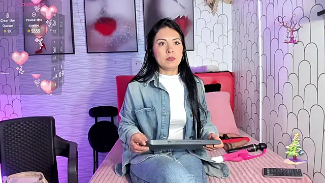 Ella Rousse online show from January 6, 2025, 2:03 pm