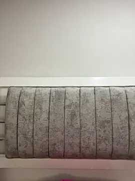 Snapshot of Leyna_Kenet chatting on January 21, 2025, 12:25 am Leyna Kenet online show from January 21, 2025, 12:25 am