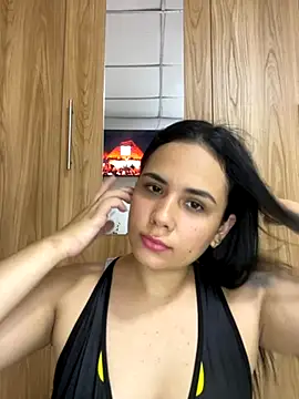 Snapshot of Leyna_Kenet chatting on November 26, 2025, 10:00 pm Leyna Kenet online show from November 26, 2025, 10:00 pm