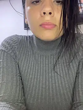 Leyna Kenet online show from February 9, 2026, 3:32 am