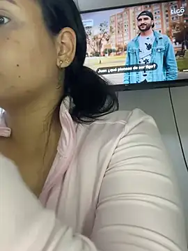 Leyna Kenet online show from February 26, 2026, 2:43 am