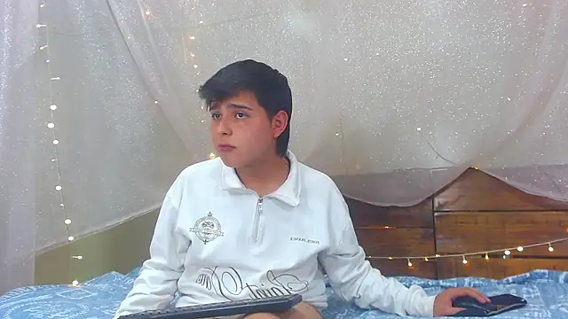 AndrewPherson online show from February 20, 2025, 6:13 pm