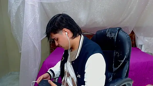 AndrewPherson online show from March 14, 2025, 12:18 pm