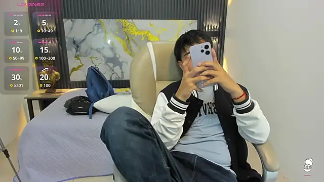 AndrewPherson online show from September 18, 2025, 1:02 pm