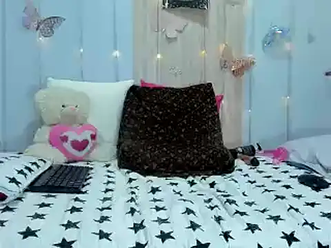 anthiamelisa online show from February 16, 2025, 4:42 am