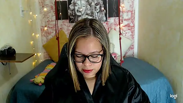 anthiamelisa online show from October 28, 2025, 8:33 pm