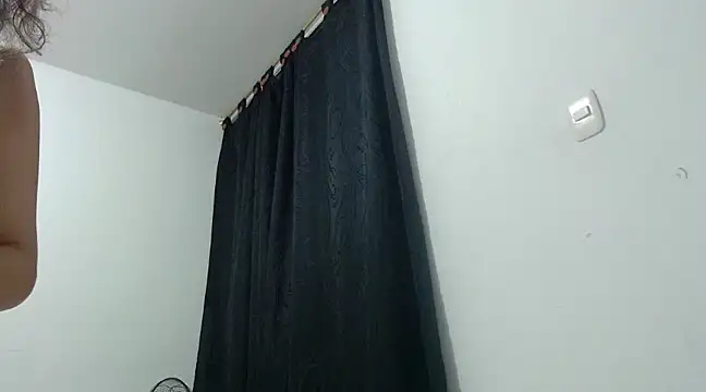 nicolle milf1978 online show from February 24, 2025, 12:20 am