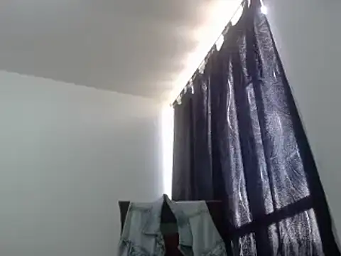 nicolle milf1978 online show from March 16, 2025, 1:49 pm