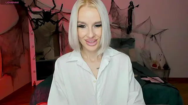 Lana kitty   online show from October 26, 2025, 11:20 pm