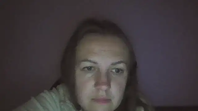 Snapshot of Milaniya261 chatting on May 13, 2026, 1:47 am Milaniya261 online show from May 13, 2026, 1:47 am