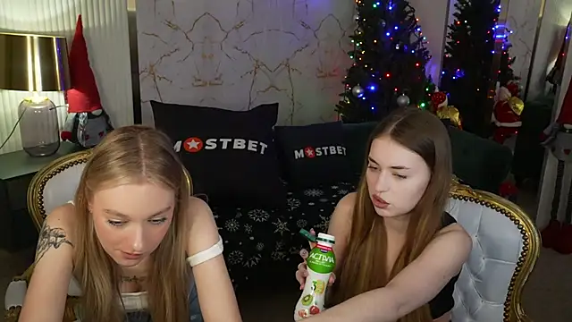 Snapshot of Maggie_tenderness chatting on December 28, 2024, 4:20 pm Maggie tenderness online show from December 28, 2024, 4:20 pm