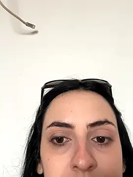 Snapshot of Morguisssz chatting on November 16, 2025, 11:49 am Morguisssz online show from November 16, 2025, 11:49 am