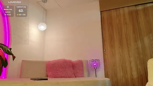 AllissonJames online show from July 28, 2026, 12:48 pm