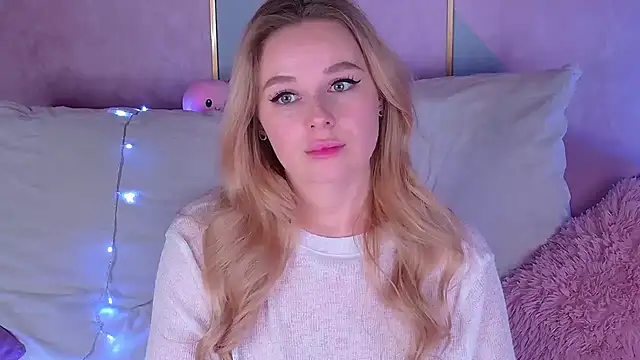 BeatriceEsmont online show from January 6, 2025, 3:31 am