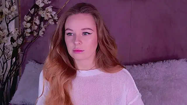 BeatriceEsmont online show from December 16, 2025, 8:25 pm