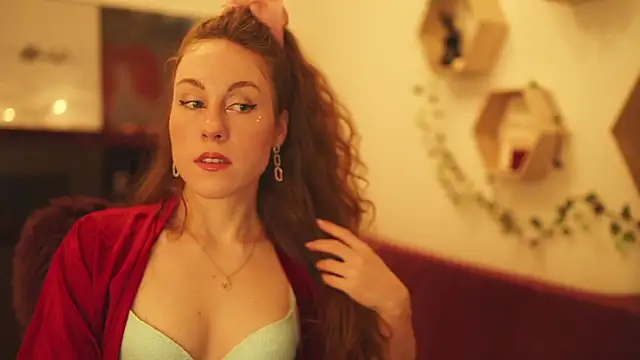 Berberis  Silene online show from January 15, 2025, 8:05 pm