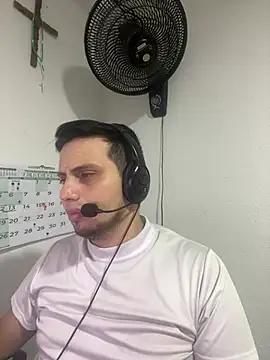 Snapshot of Dannydick chatting on January 15, 2025, 12:30 am Dannydick online show from January 15, 2025, 12:30 am