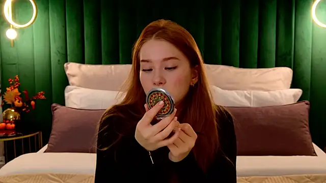 MichelleReid online show from November 5, 2025, 3:06 am