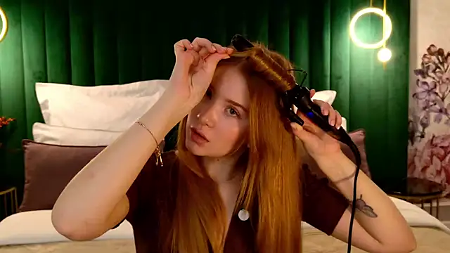 MichelleReid online show from November 13, 2025, 3:16 am