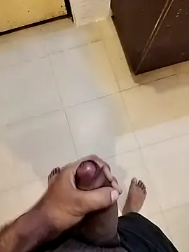 Snapshot of rhlagr85 chatting on November 12, 2025, 7:24 pm rhlagr85 online show from November 12, 2025, 7:24 pm