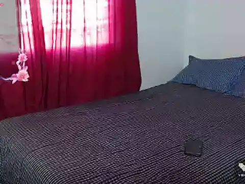 Snapshot of sofi_bronw chatting on December 20, 2024, 12:16 pm sofi bronw online show from December 20, 2024, 12:16 pm